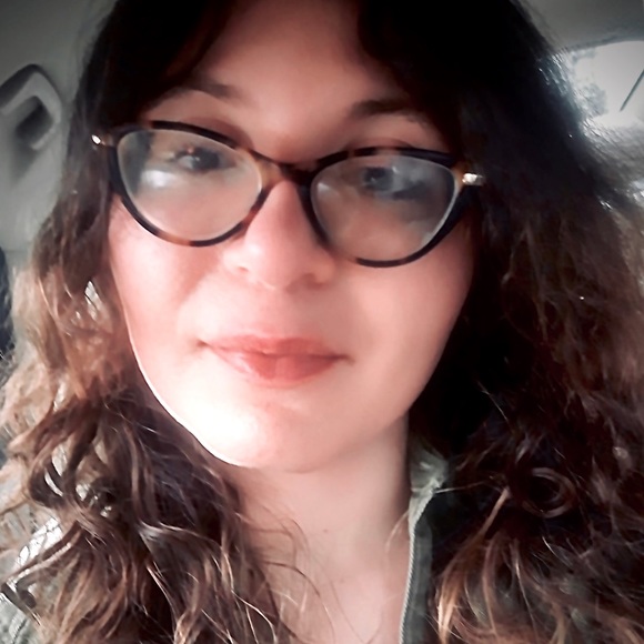 Meet your Posher, Jaime - Picture 1 of 2